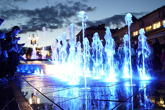 В центре Вологды открылся светомузыкальный фонтан, озвученный композитором Анатолием Дзюбой